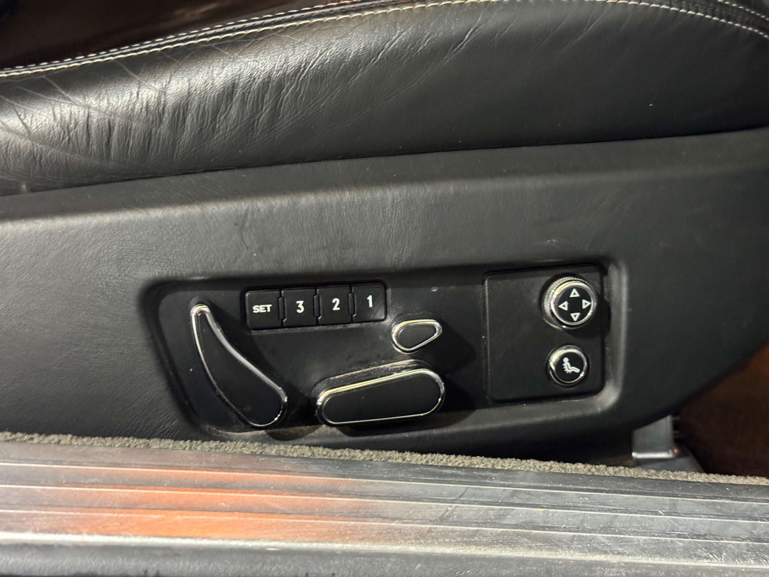 Used Bentley Continental 2010 for sale - 76547275: Photo 22