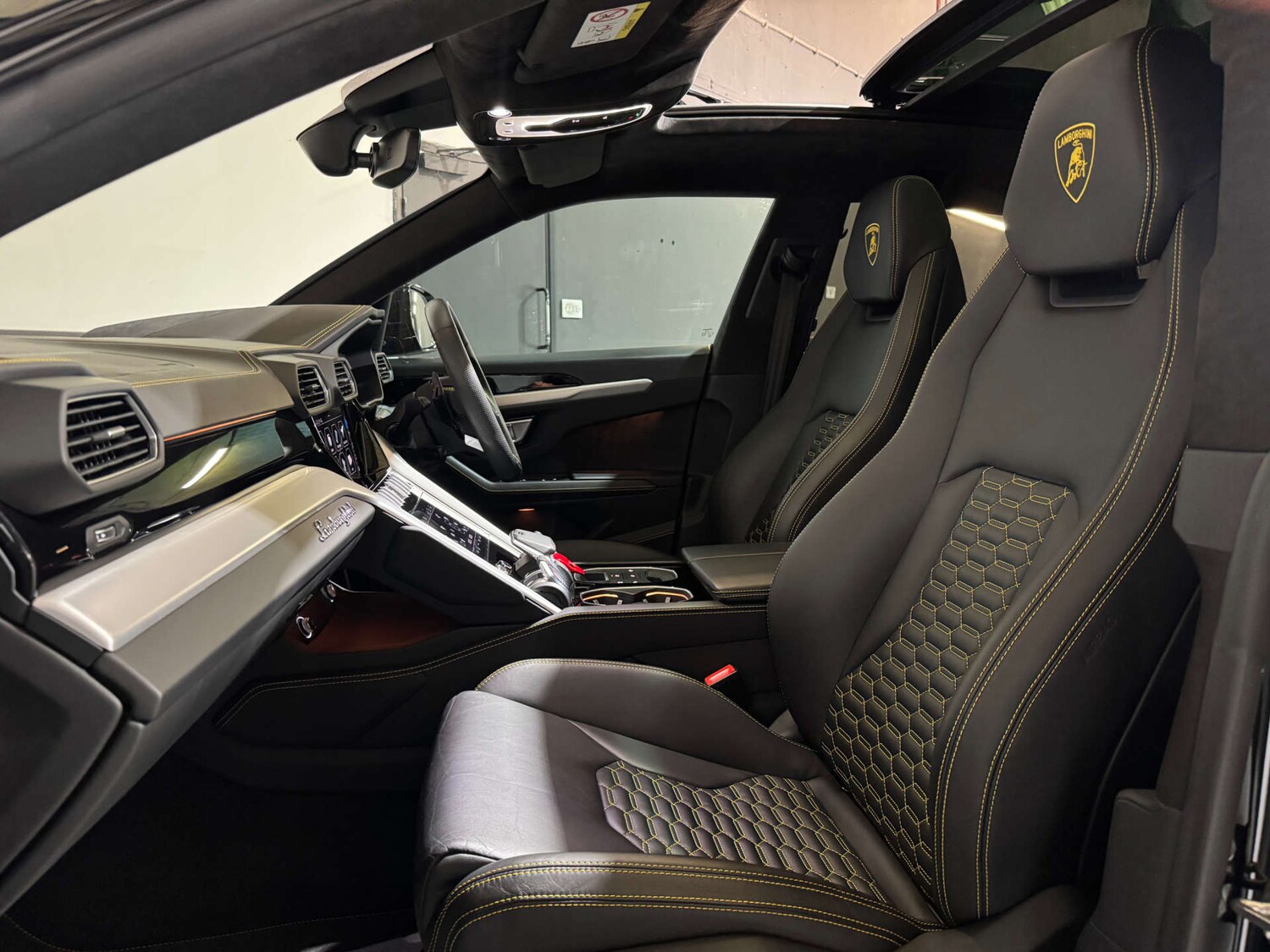 Used Lamborghini Urus 2020 for sale - 76577475: Photo 15