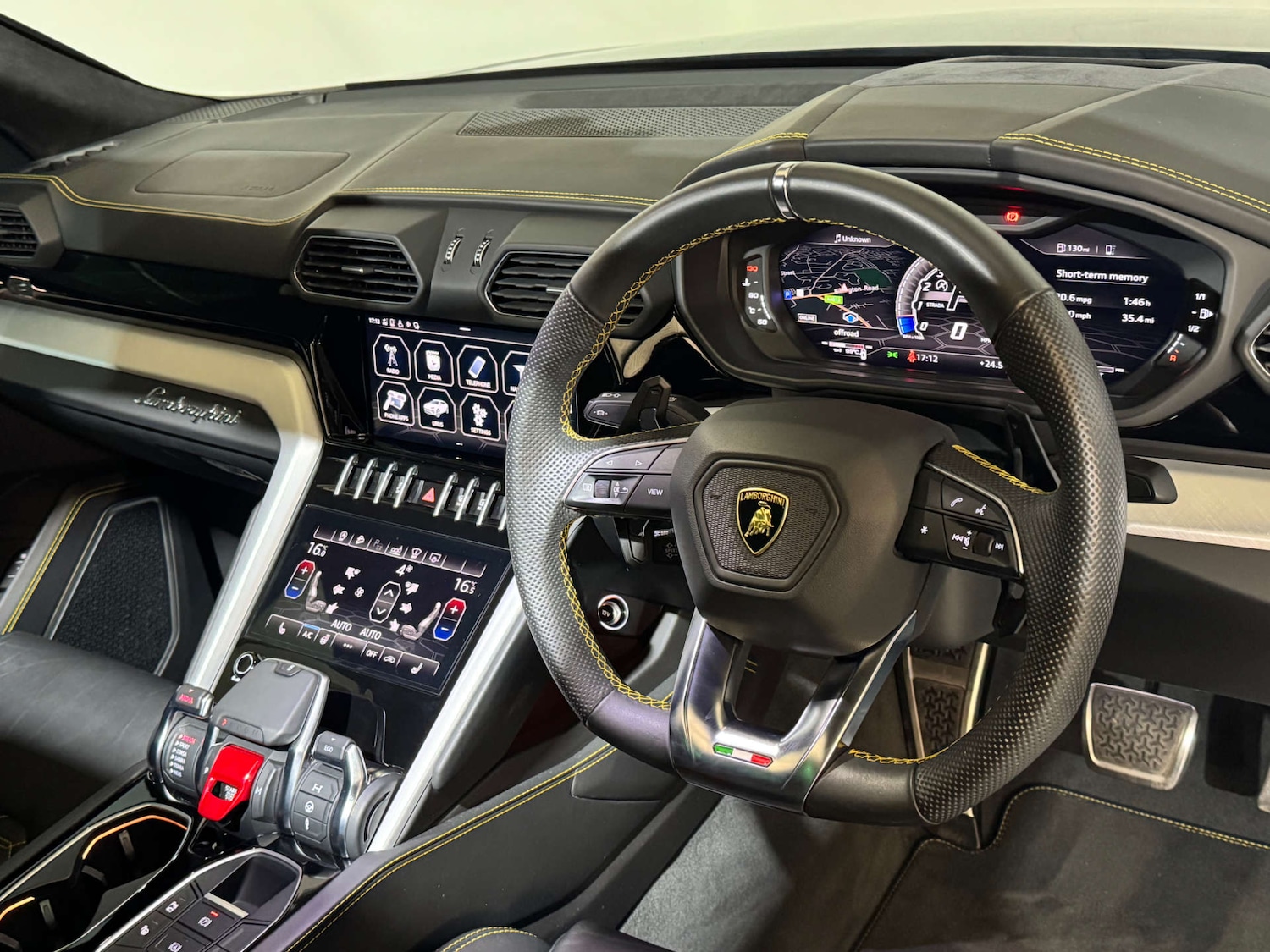 Used Lamborghini Urus 2020 for sale - 76577475: Photo 2