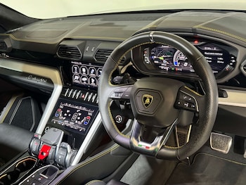 Used Lamborghini Urus 2020 for sale - 76577475: Photo