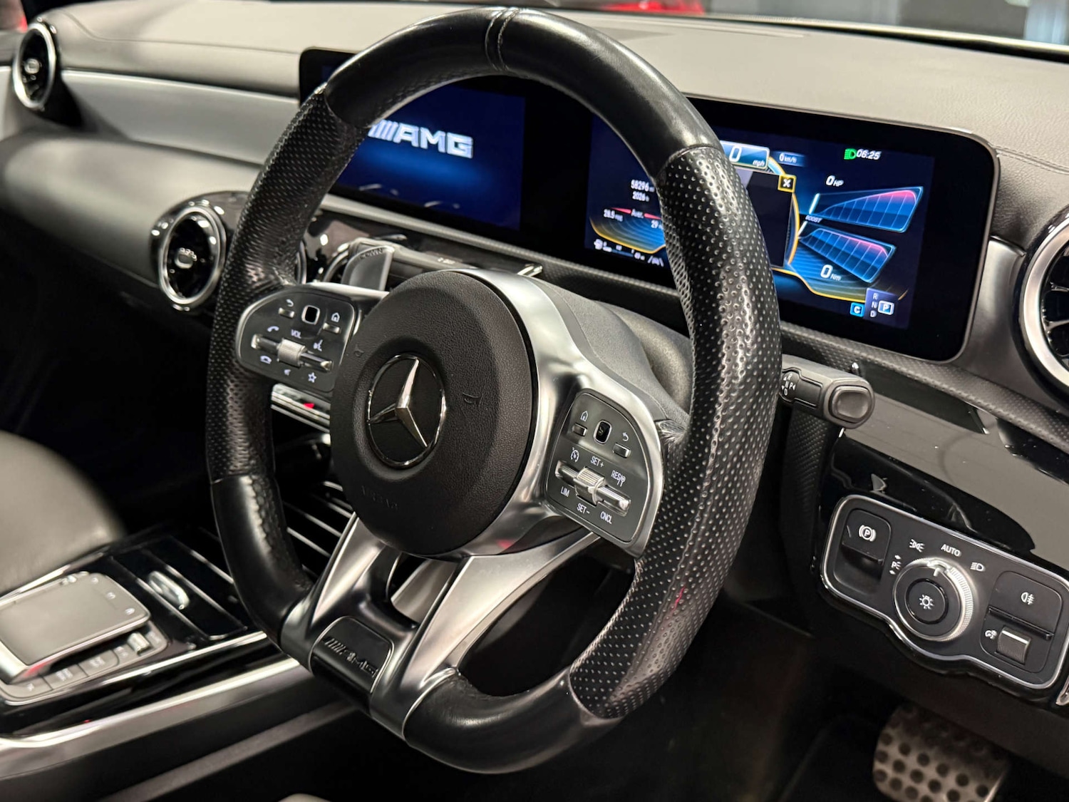 Used Mercedes-Benz CLA 2020 for sale - 77780979: Photo 2