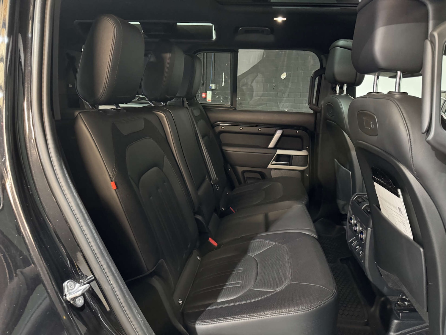 Used Land Rover Defender 2021 for sale - 75973323: Photo 14