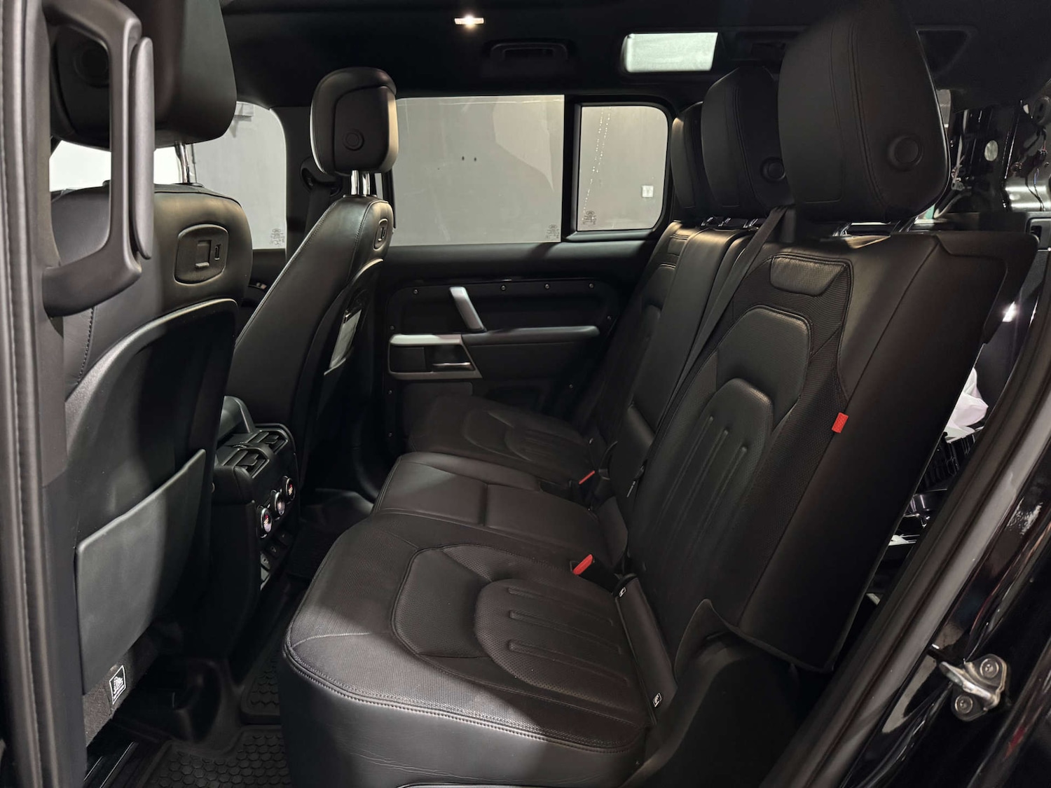 Used Land Rover Defender 2021 for sale - 75973323: Photo 15