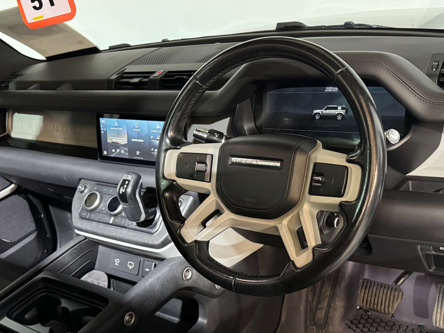 Used Land Rover Defender 2021 for sale - 75973323: Photo 2