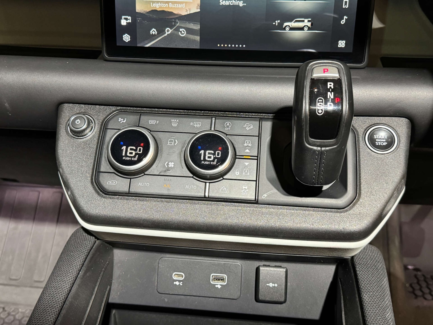 Used Land Rover Defender 2021 for sale - 75973323: Photo 24