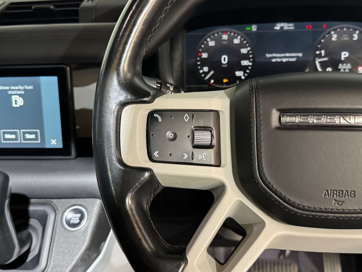 Used Land Rover Defender 2021 for sale - 75973323: Photo 26