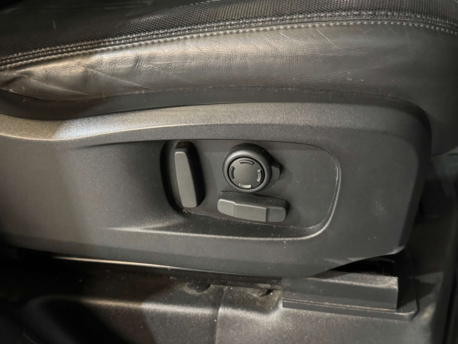 Used Land Rover Defender 2021 for sale - 75973323: Photo 27