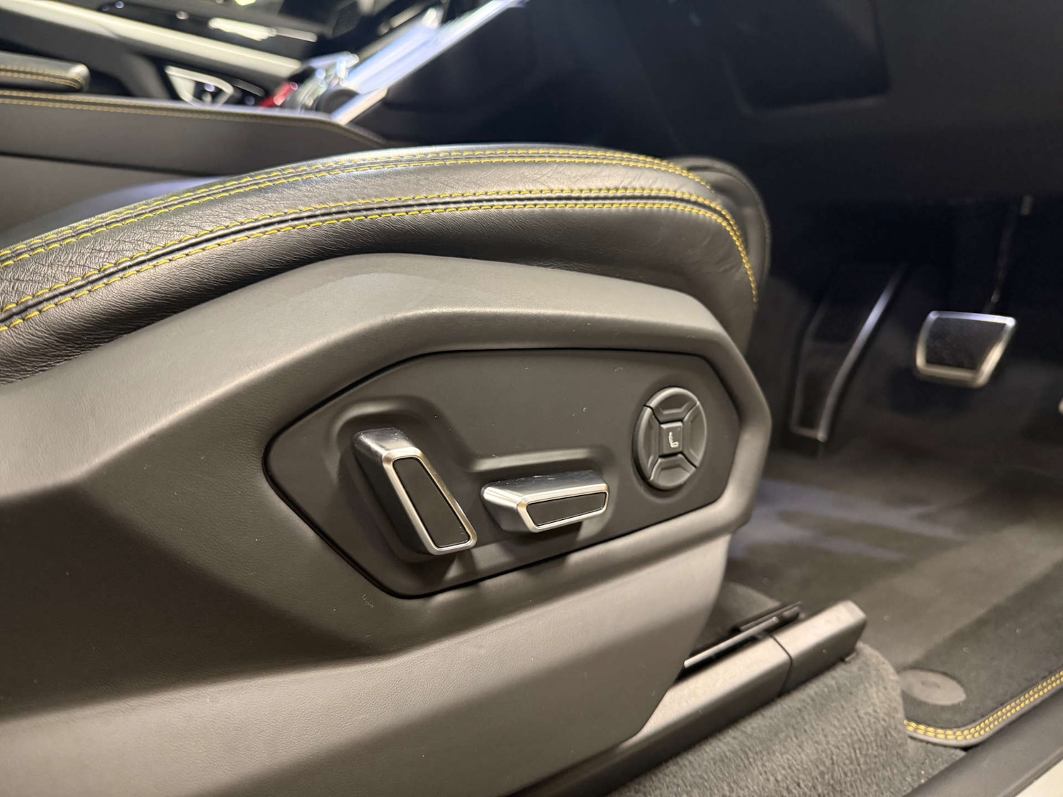 Used Lamborghini Urus 2019 for sale - 76884386: Photo 17