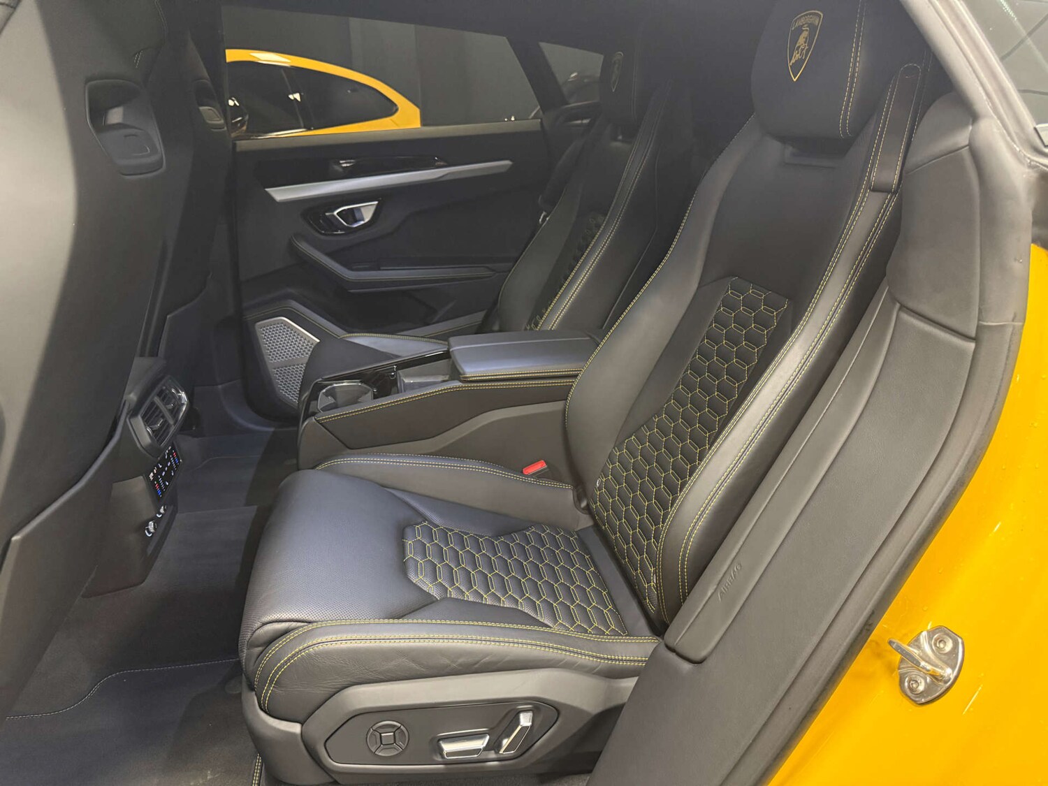 Used Lamborghini Urus 2019 for sale - 76884386: Photo 26