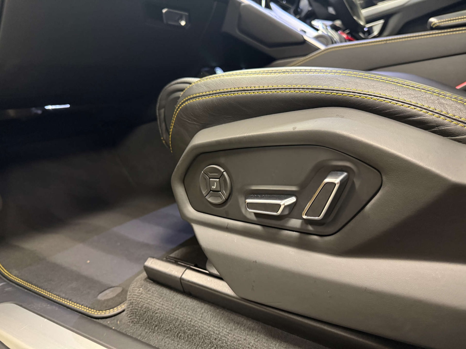 Used Lamborghini Urus 2019 for sale - 76884386: Photo 27