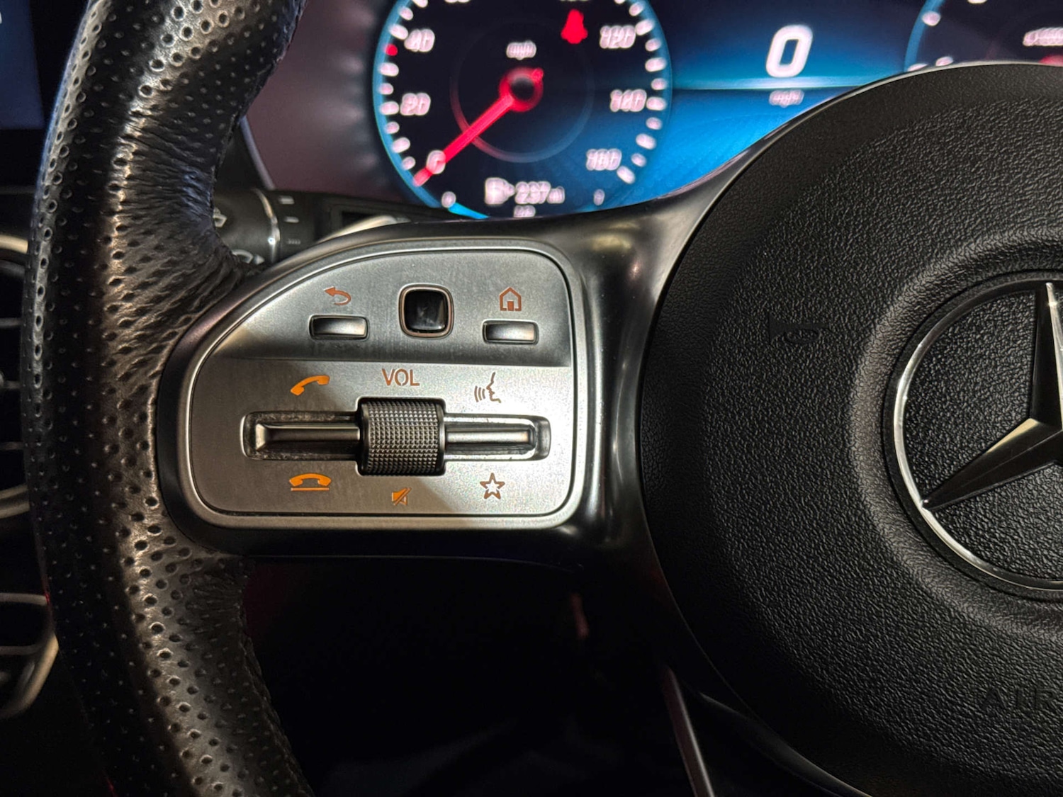 Used Mercedes-Benz GLC 2020 for sale - 76579678: Photo 25