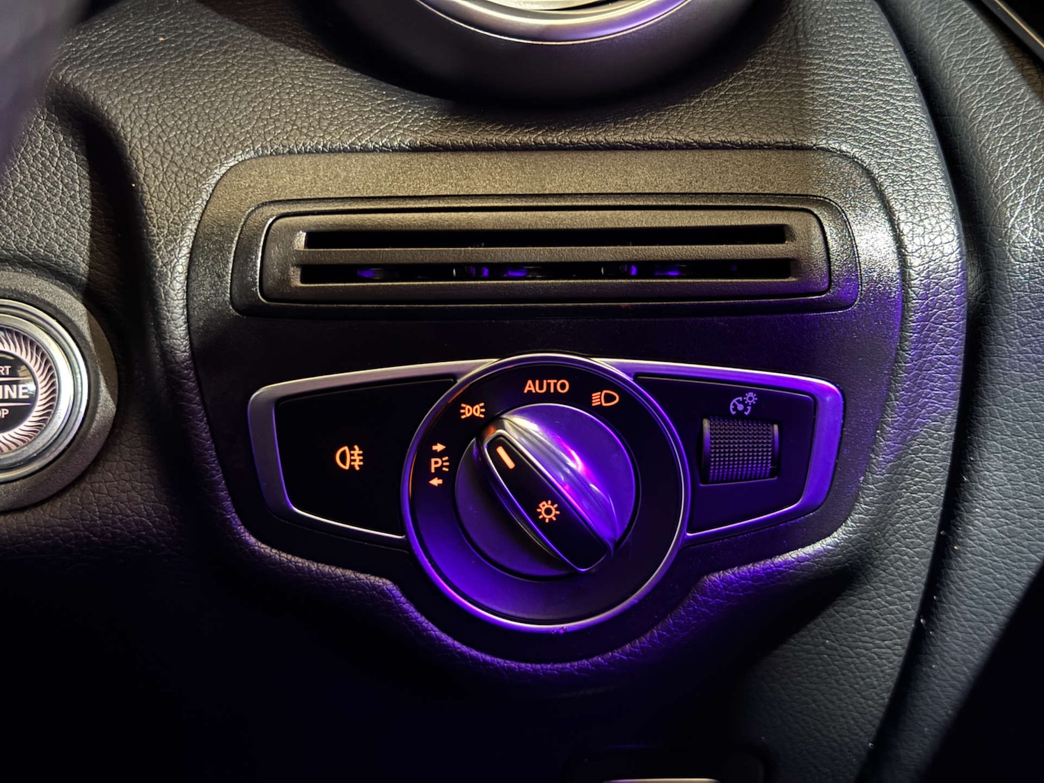 Used Mercedes-Benz GLC 2020 for sale - 76579678: Photo 28