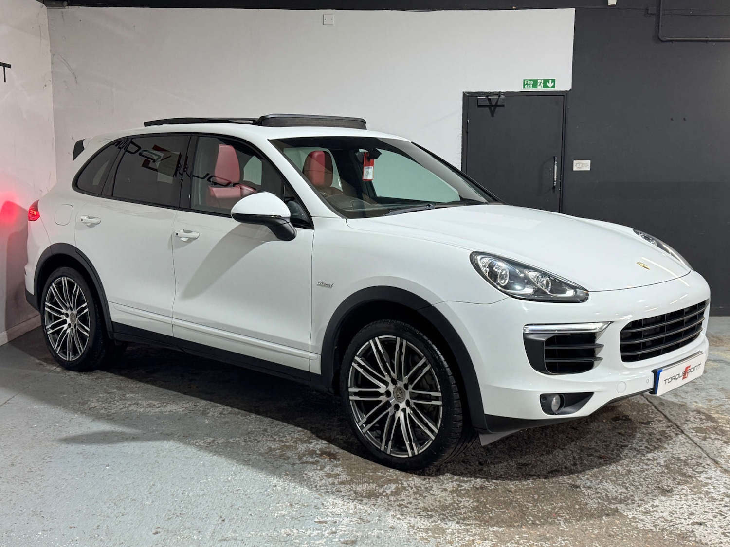 Used Porsche Cayenne 2015 for sale - 76367321: Photo 8