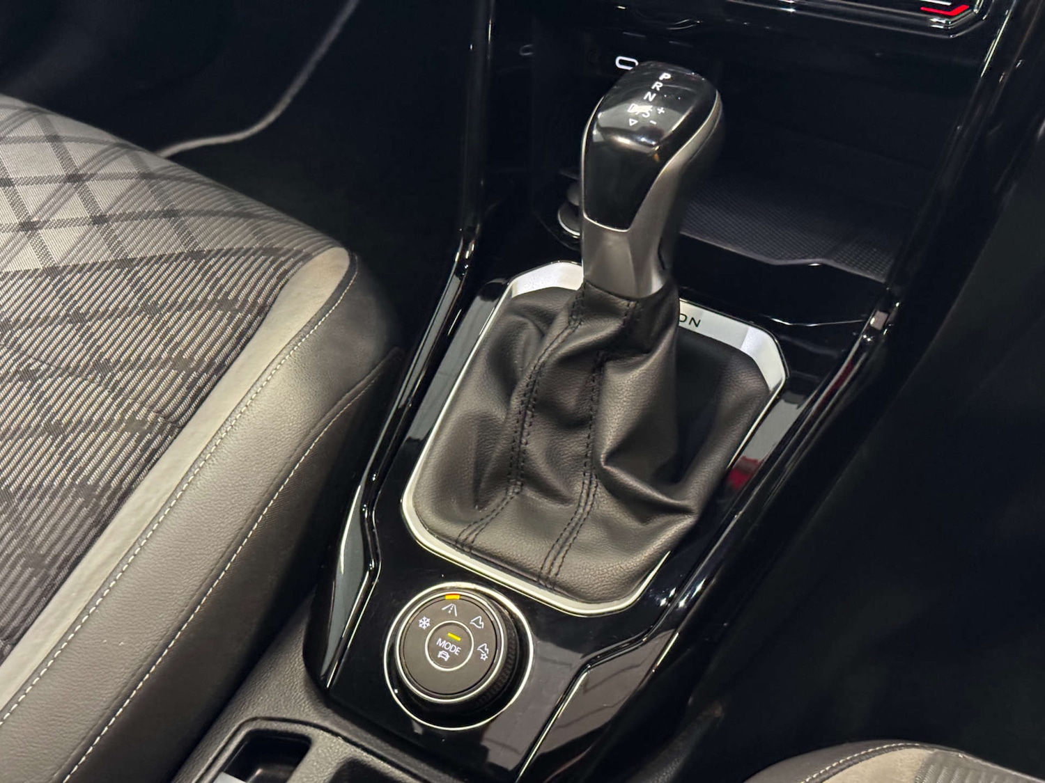 Used Volkswagen T-Roc 2022 for sale - 77237219: Photo 20