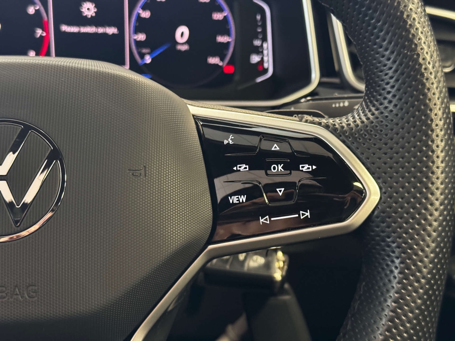 Used Volkswagen T-Roc 2022 for sale - 77237219: Photo 22