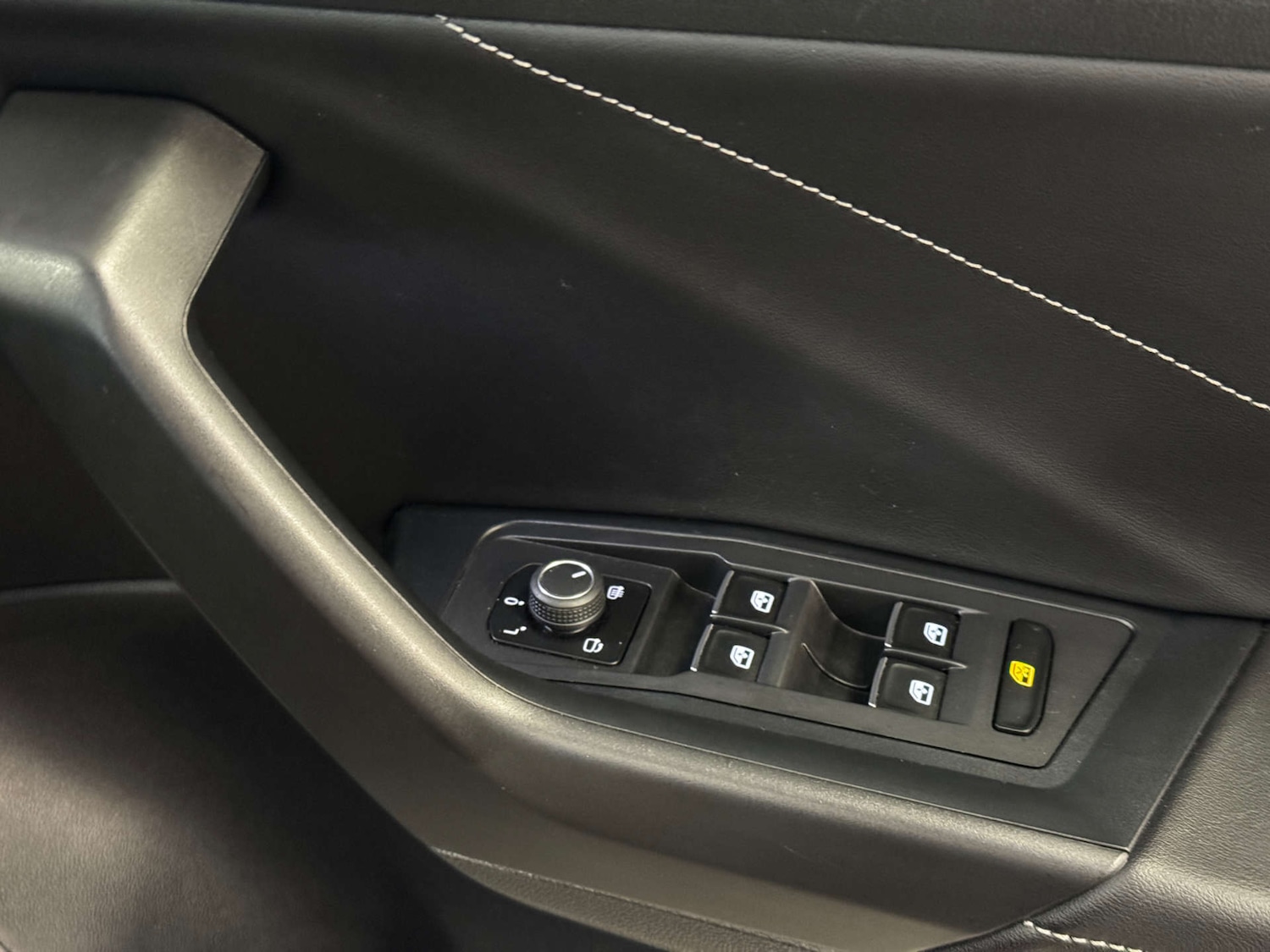 Used Volkswagen T-Roc 2022 for sale - 77237219: Photo 25