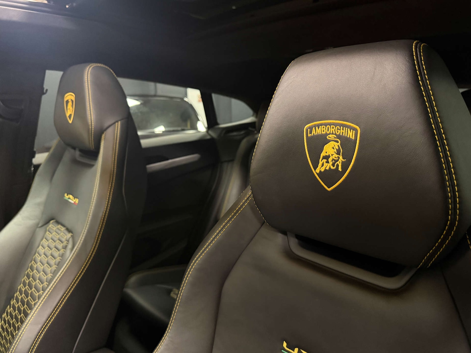 Used Lamborghini Urus 2019 for sale - 76973909: Photo 16