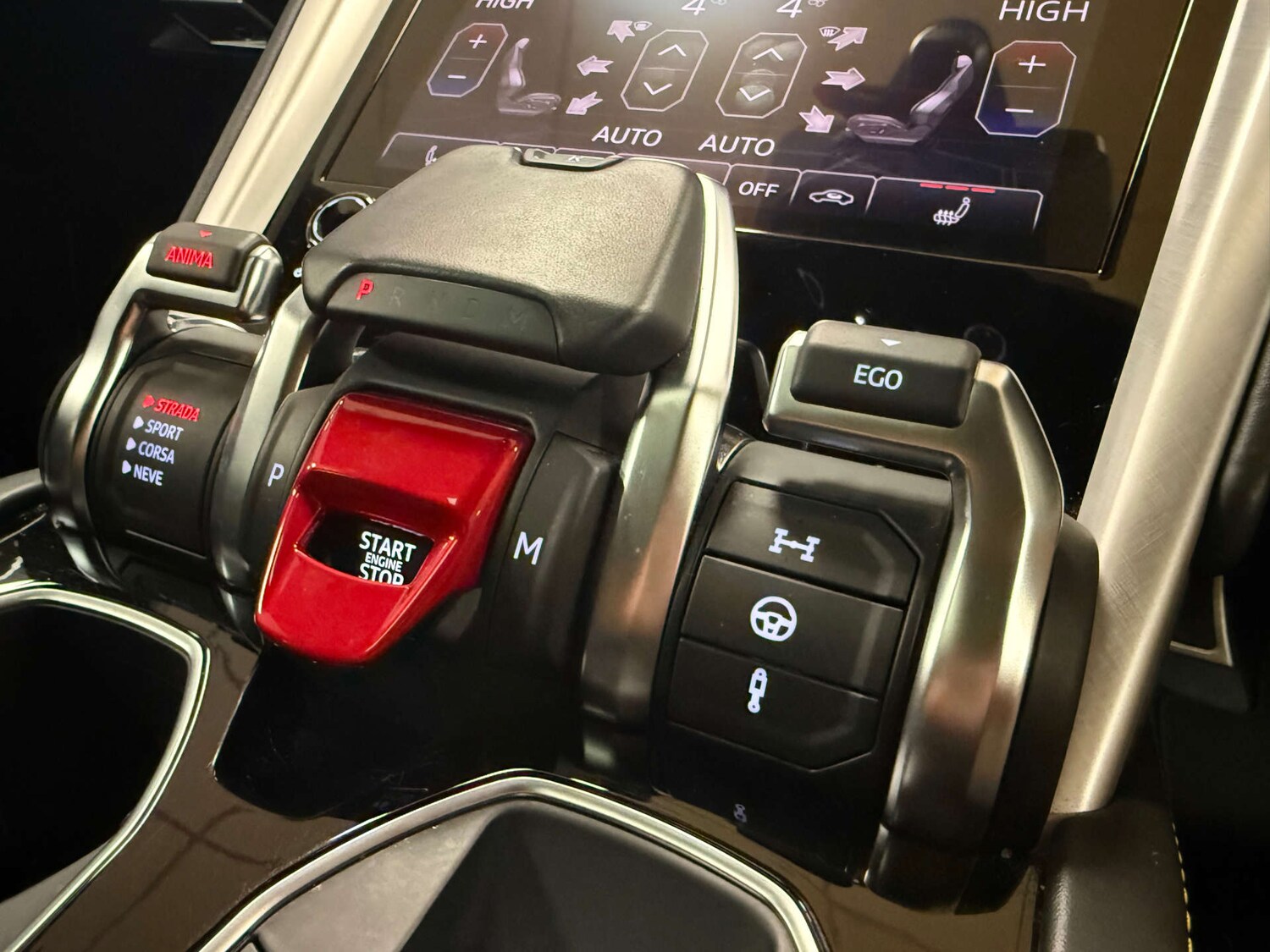 Used Lamborghini Urus 2019 for sale - 76973909: Photo 32