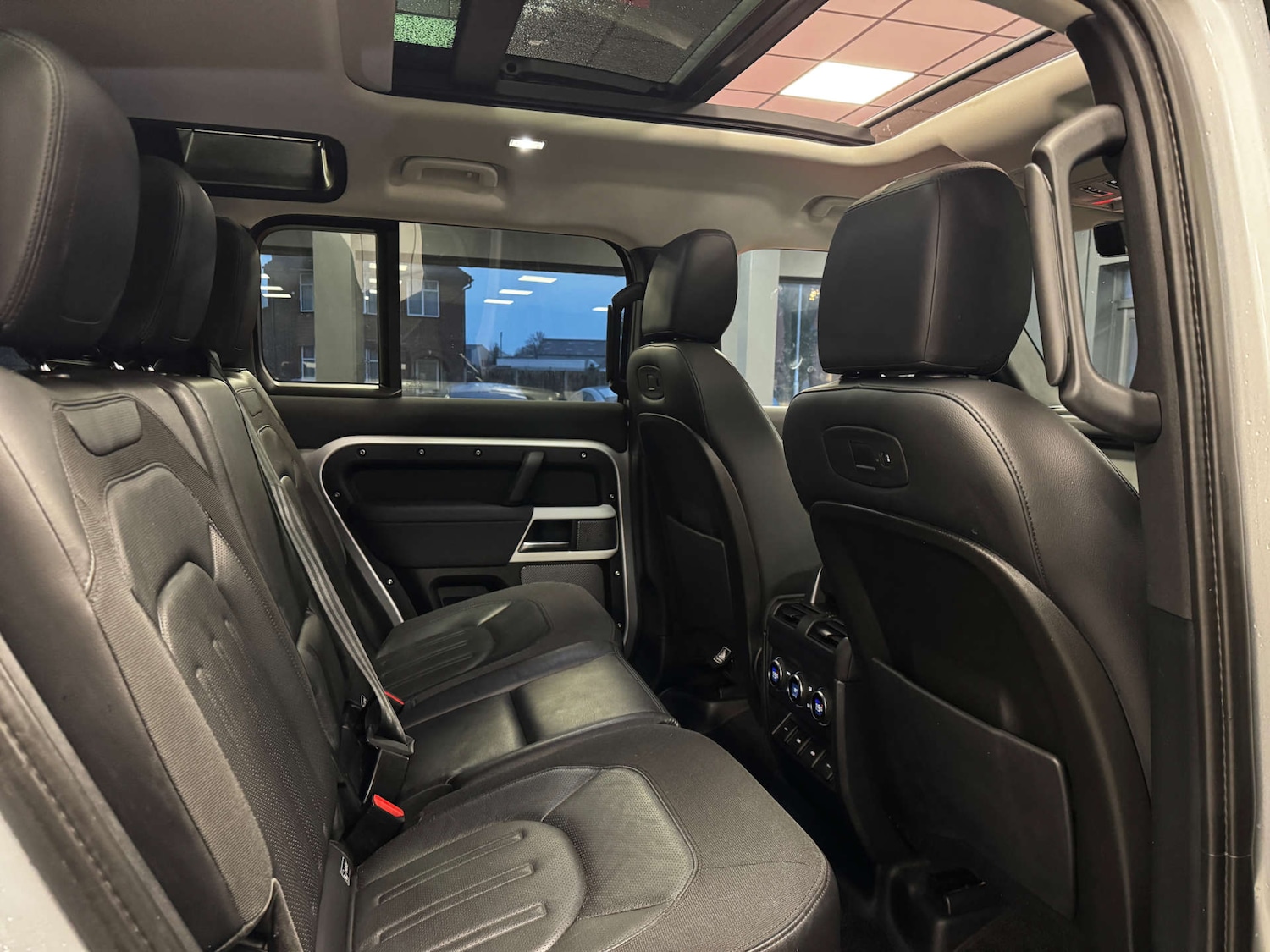 Used Land Rover Defender 2020 for sale - 77276728: Photo 15