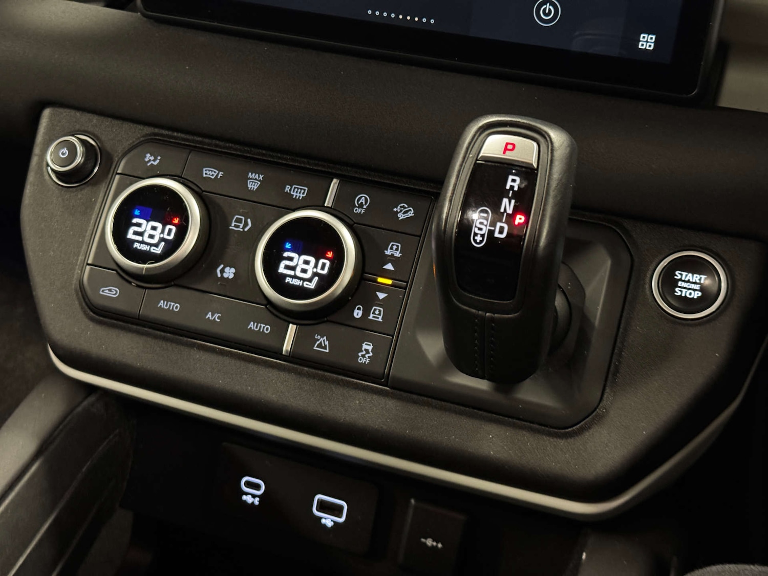 Used Land Rover Defender 2020 for sale - 77276728: Photo 24