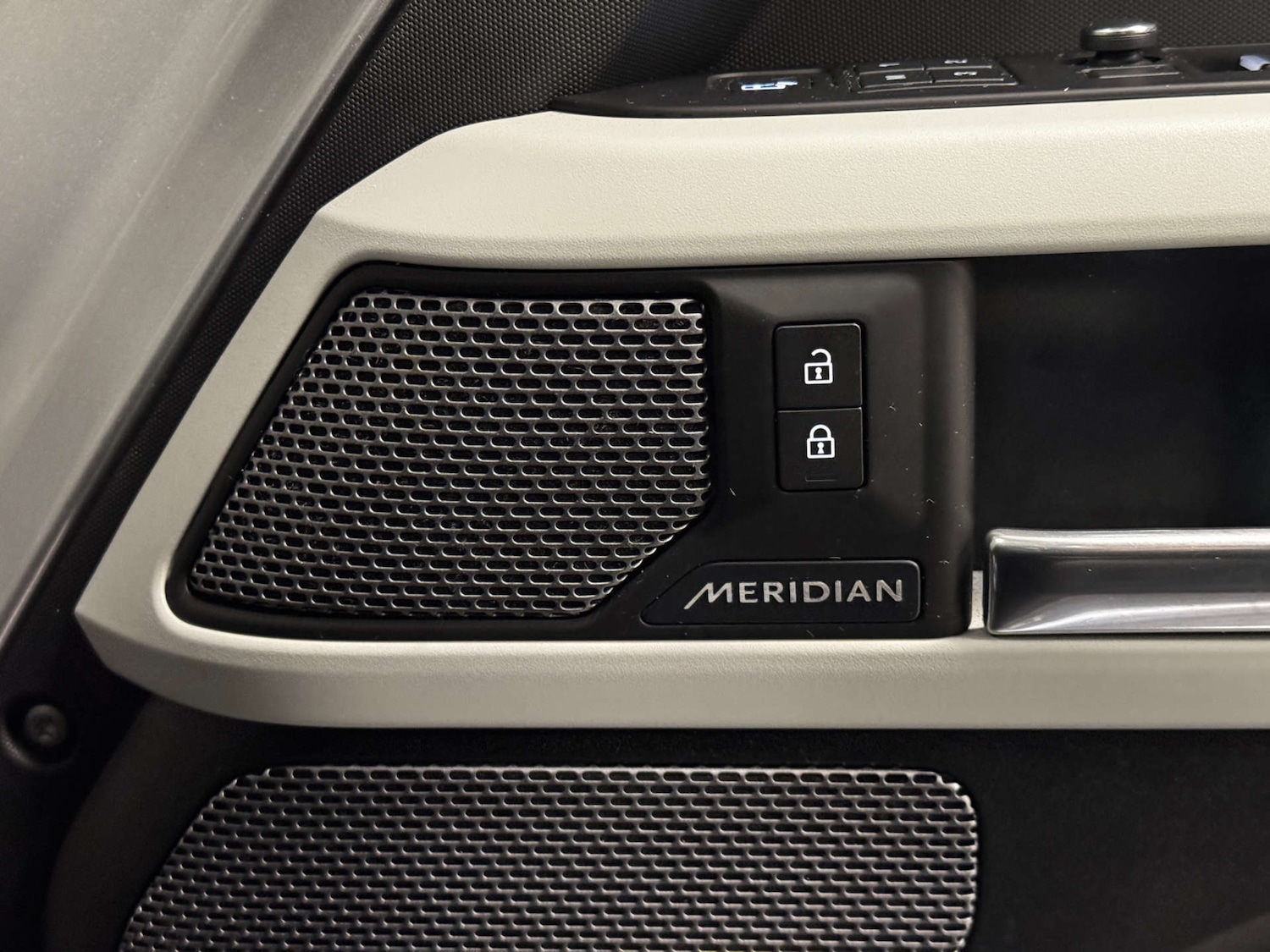 Used Land Rover Defender 2020 for sale - 77276728: Photo 28