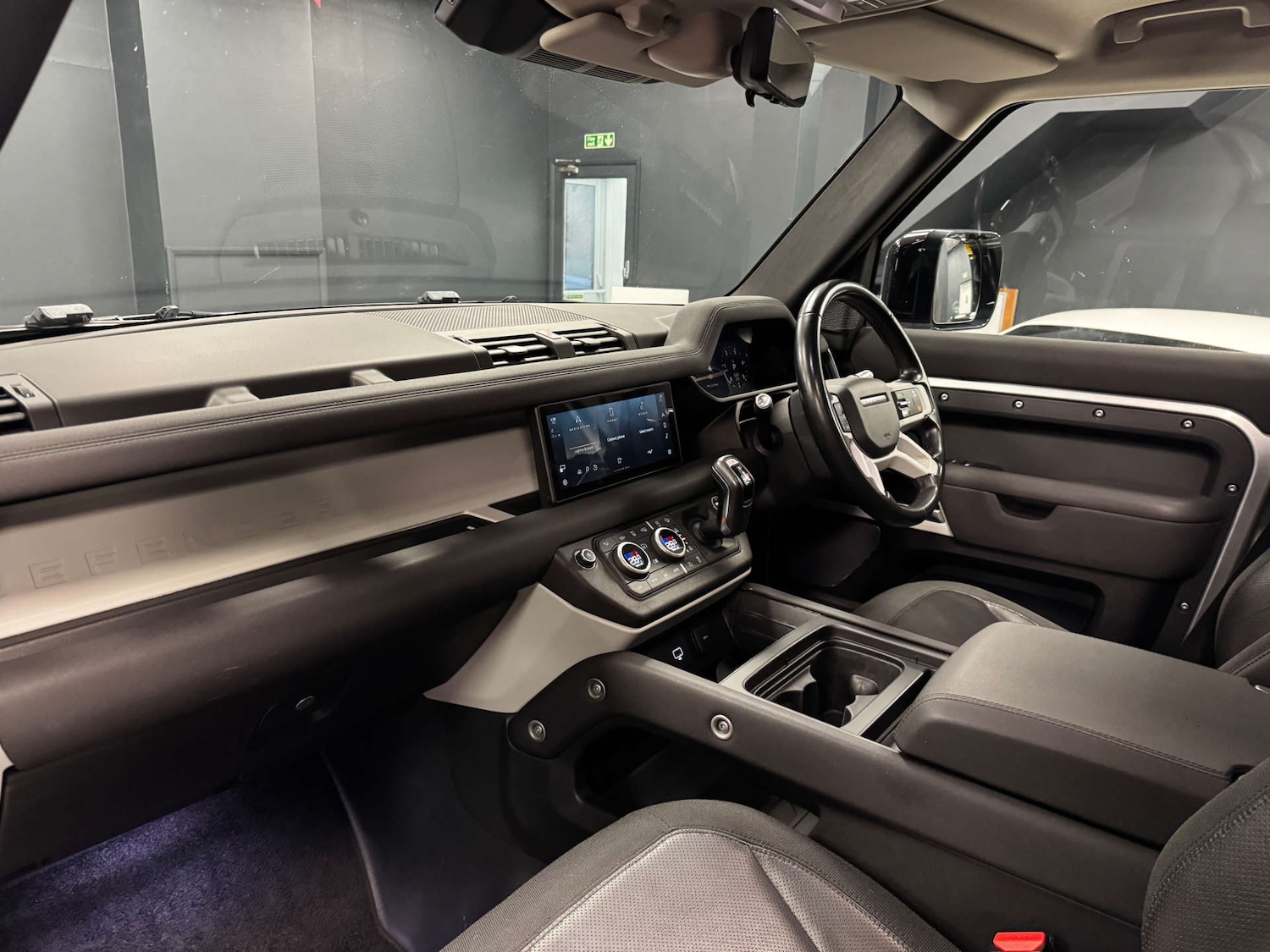 Used Land Rover Defender 2020 for sale - 77276728: Photo 31