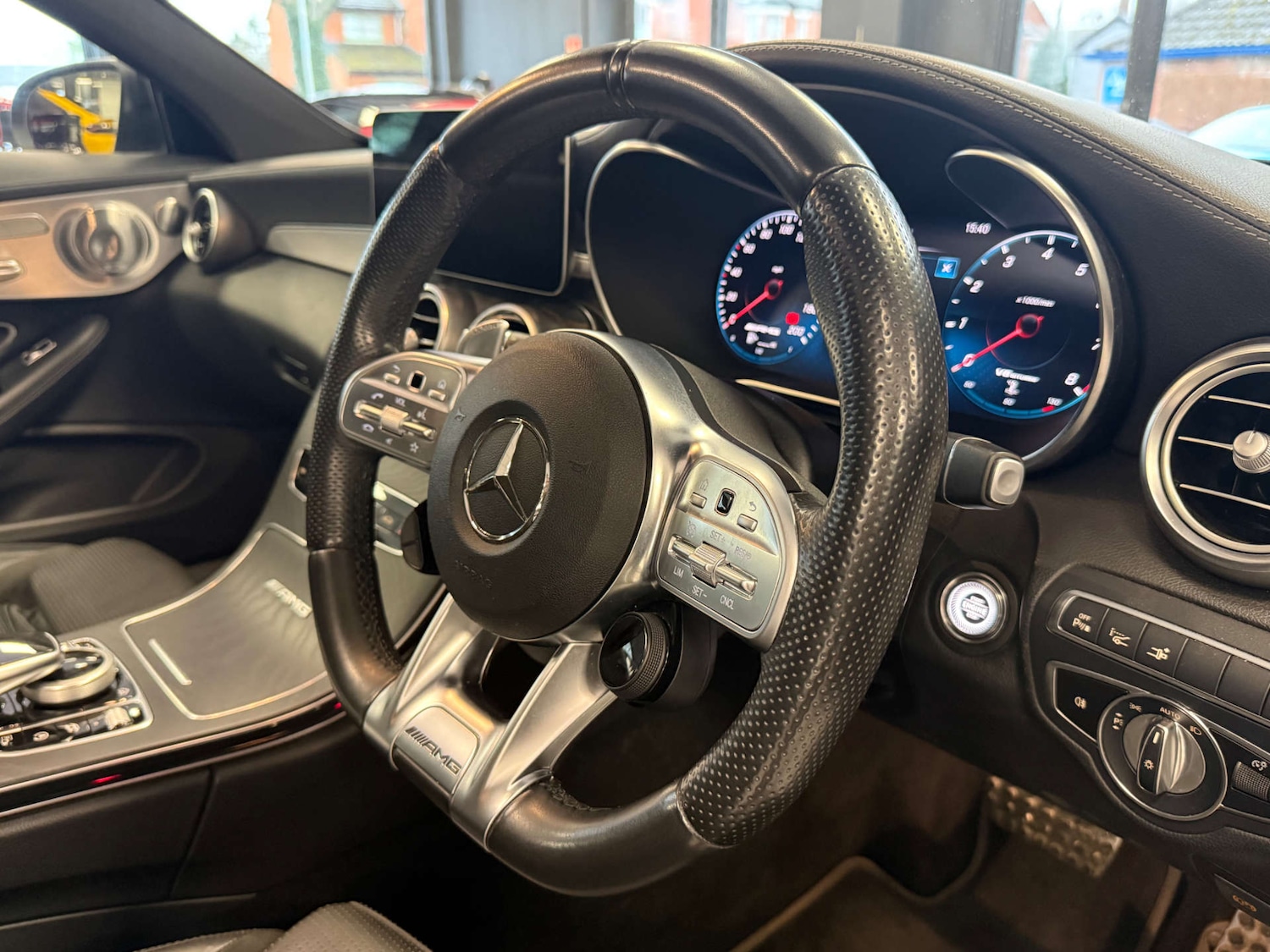 Used Mercedes-Benz C Class 2019 for sale - 77780976: Photo 2