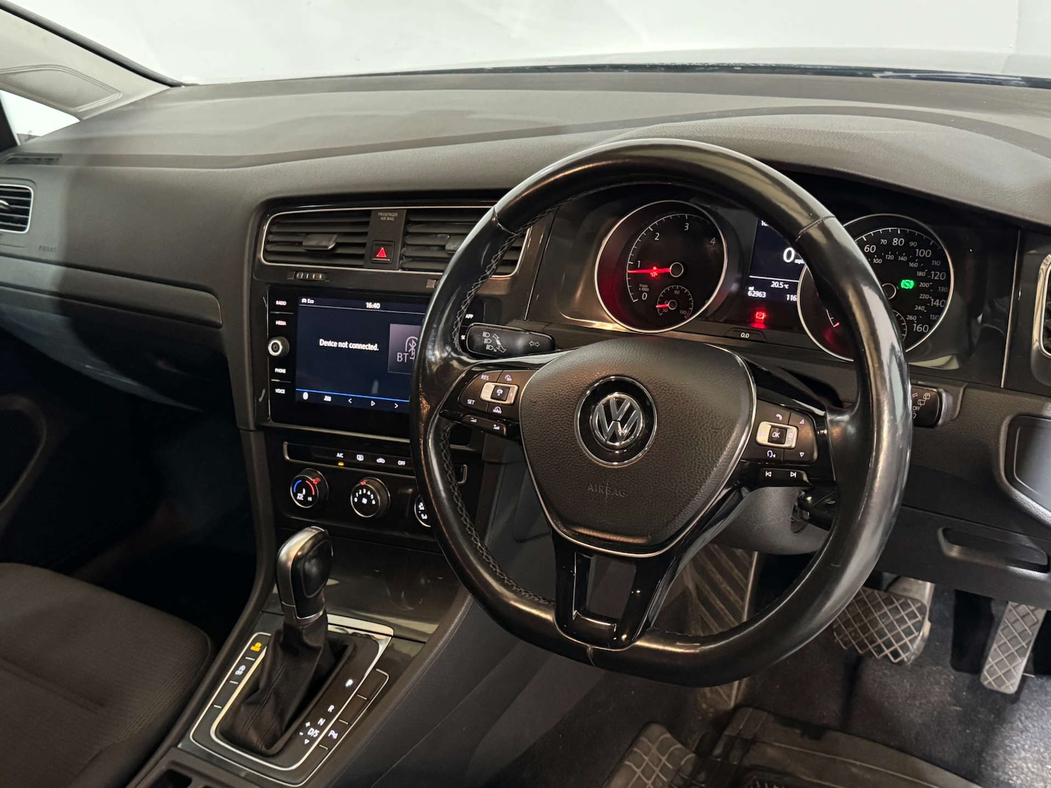 Used Volkswagen Golf 2018 for sale - 76601554: Photo 2