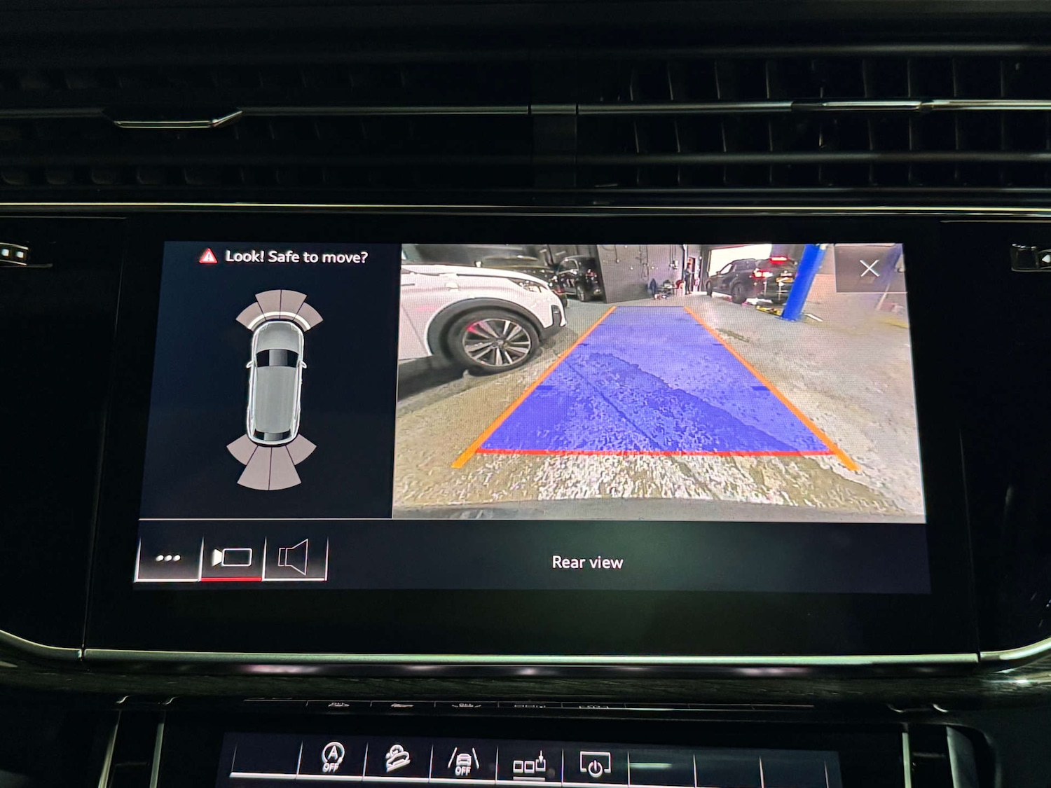 Used Audi Q8 2018 for sale - 76330105: Photo 12