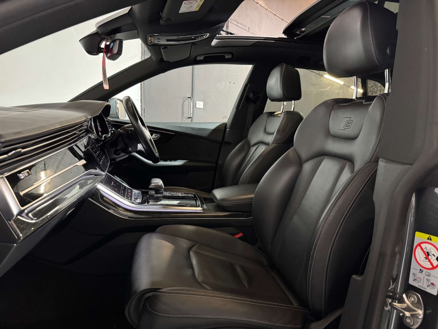 Used Audi Q8 2018 for sale - 76330105: Photo 18