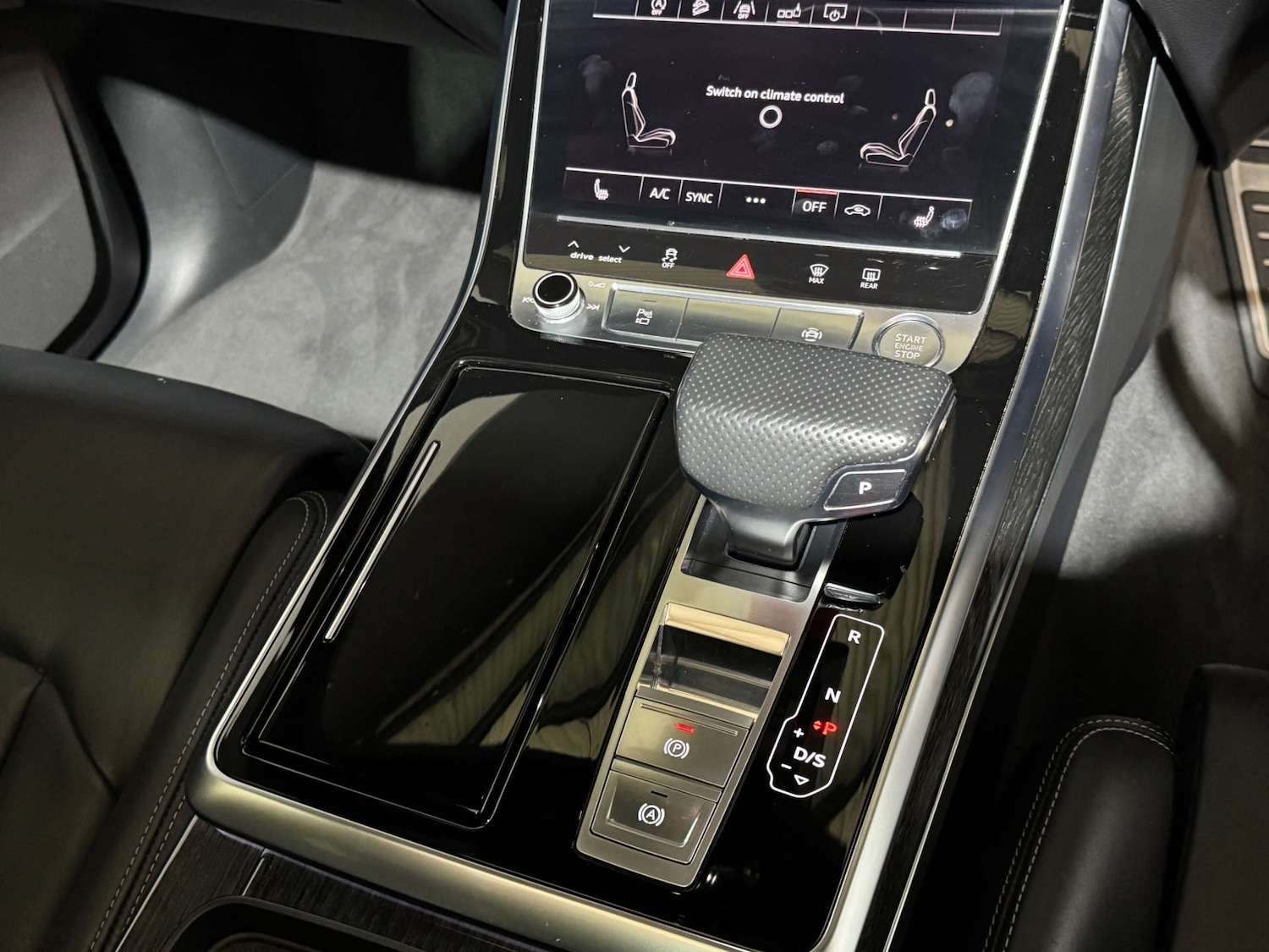 Used Audi Q8 2018 for sale - 76330105: Photo 23