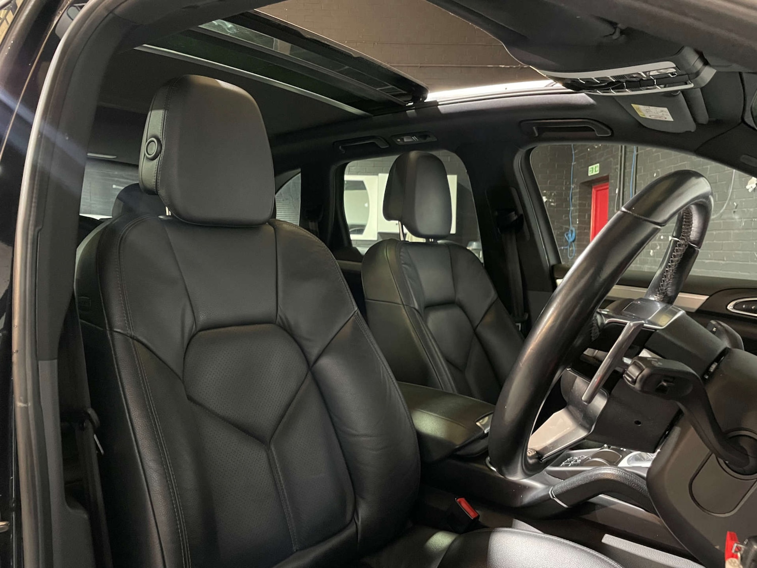 Used Porsche Cayenne 2016 for sale - 76601693: Photo 12