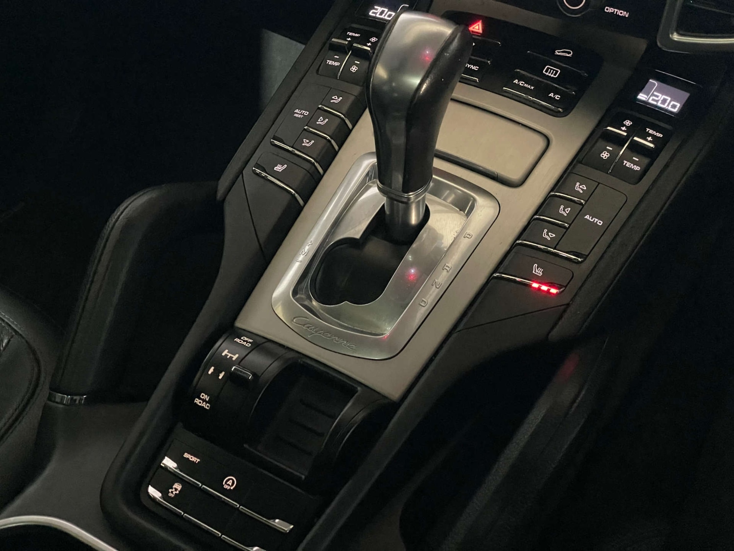 Used Porsche Cayenne 2016 for sale - 76601693: Photo 24