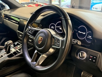 Used Porsche Cayenne 2019 for sale - 78962043: Photo