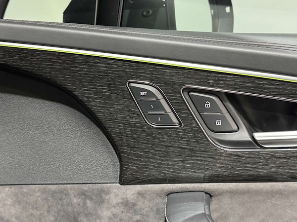 Used Audi Q7 2020 for sale - 75101288: Photo 31