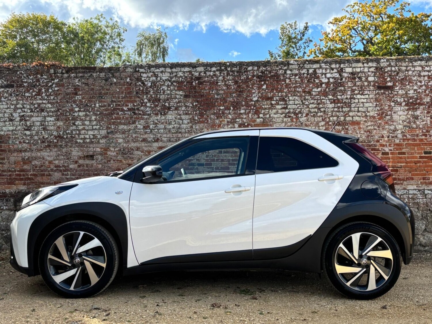 Used Toyota Aygo X 2023 for sale - 76675449: Photo 8