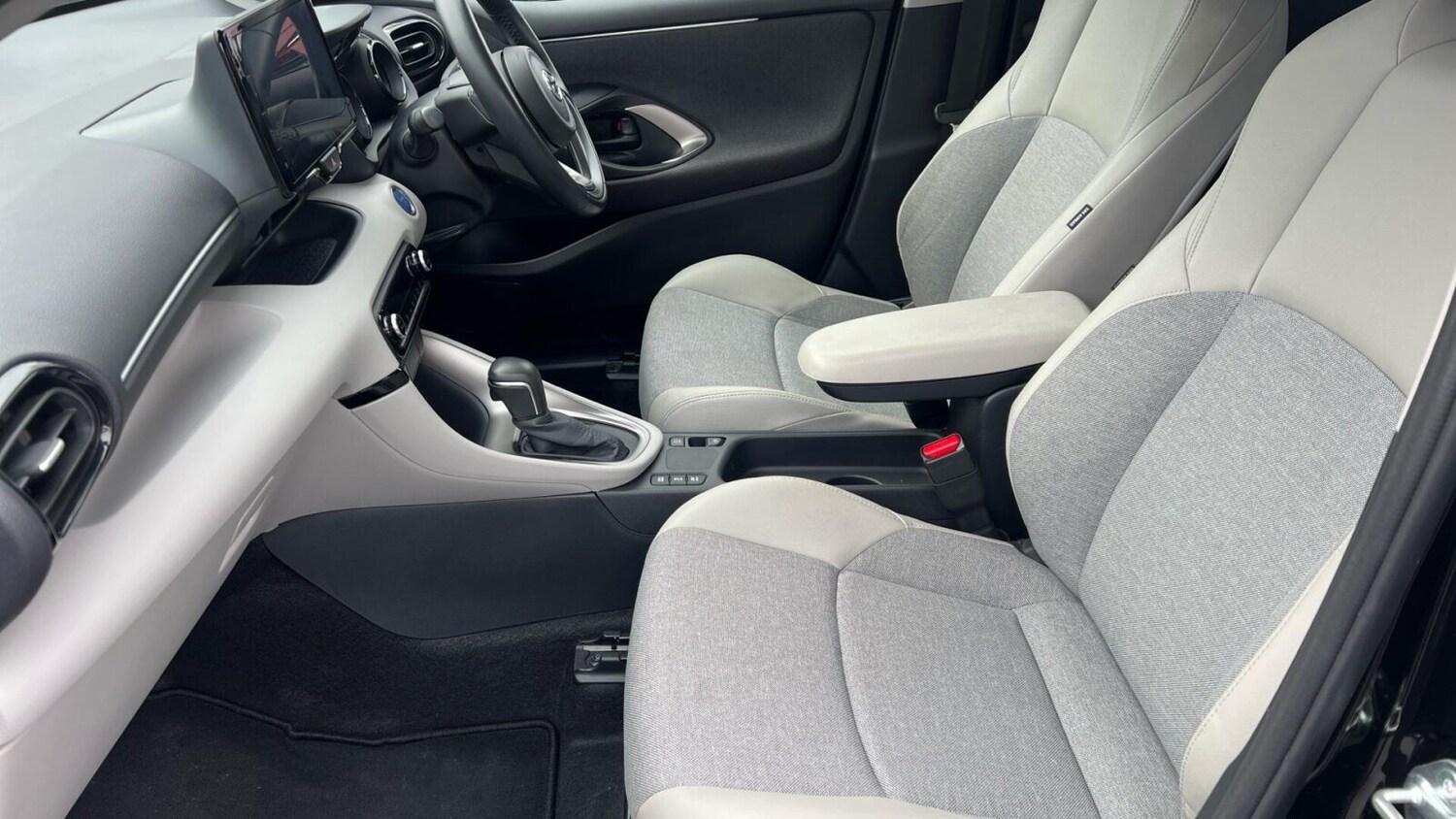 Used Toyota Yaris 2022 for sale - 77354299: Photo 10