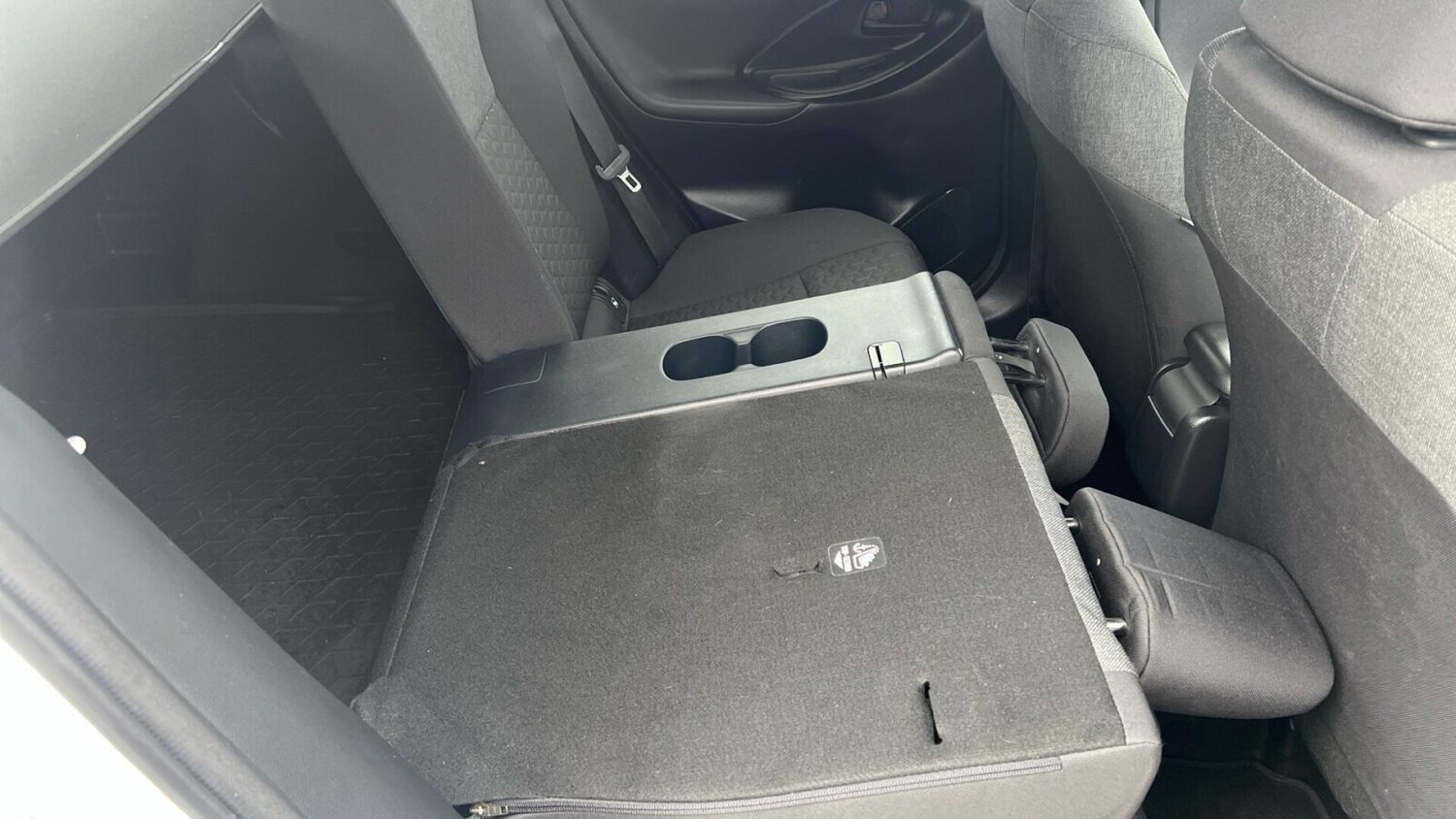 Used Toyota Yaris Cross 2023 for sale - 78145588: Photo 21