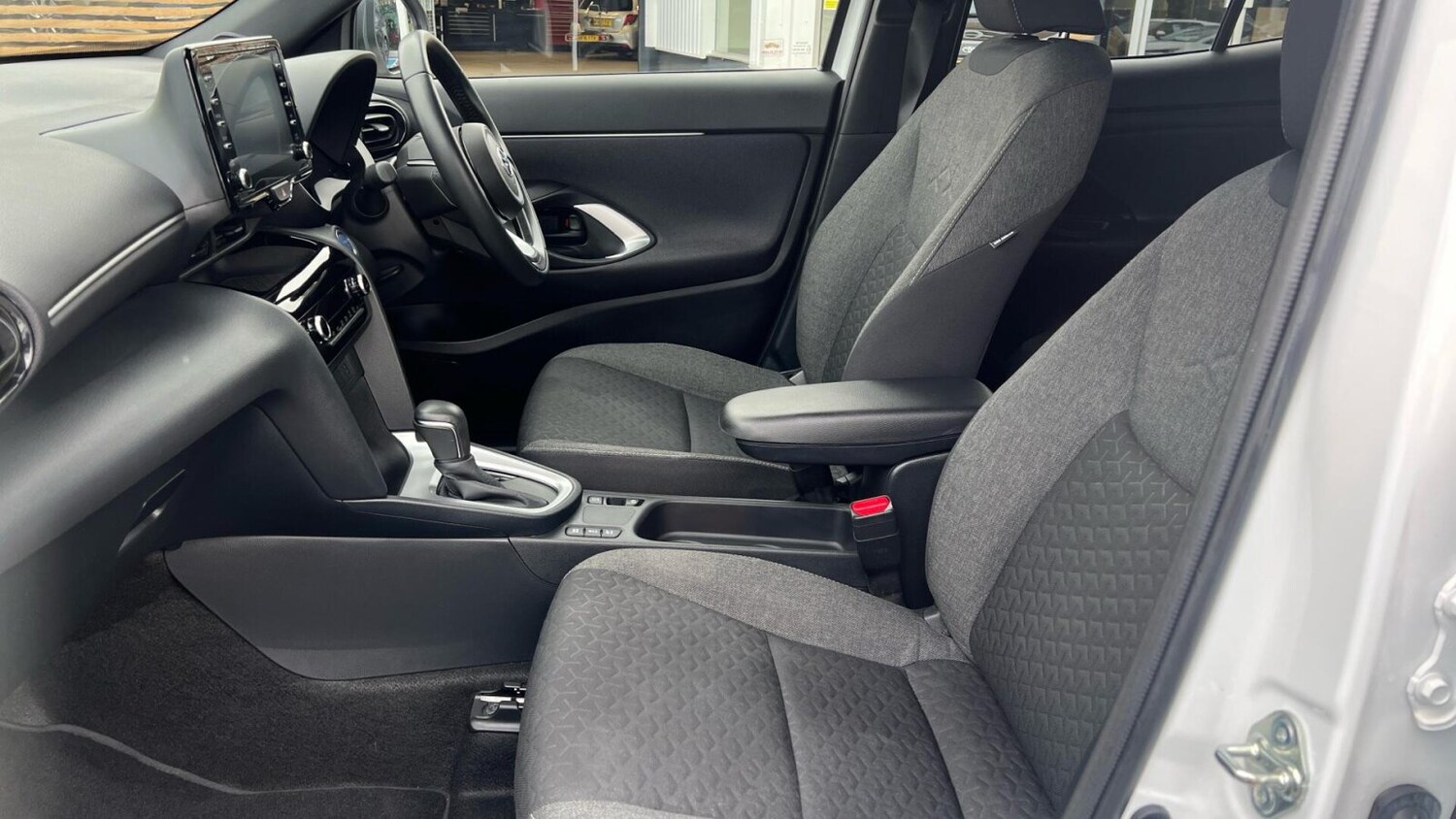 Used Toyota Yaris Cross 2023 for sale - 78145588: Photo 8