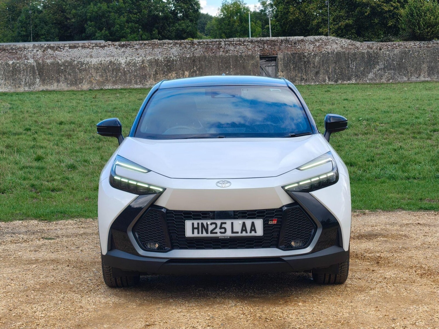 Used Toyota C-HR 2025 for sale - 77036712: Photo 2