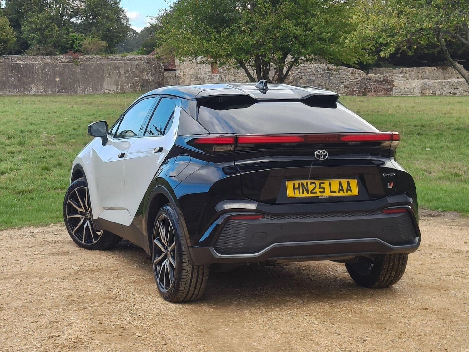 Used Toyota C-HR 2025 for sale - 77036712: Photo 3