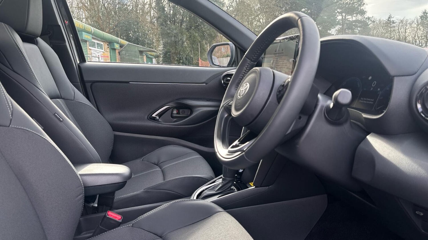 Used Toyota Yaris Cross 2025 for sale - 78005443: Photo 13