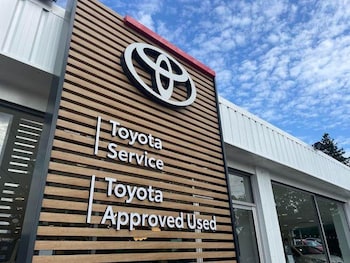 Used Toyota Yaris 2023 for sale - 78084810: Photo