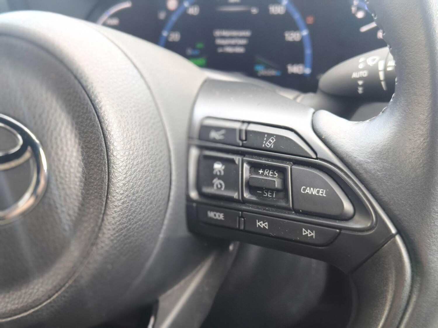 Used Toyota Yaris Cross 2022 for sale - 76674825: Photo 19