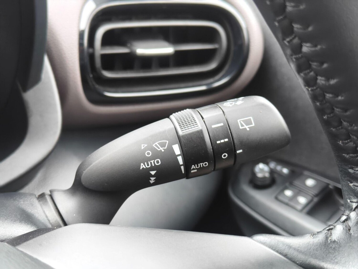 Used Toyota Yaris Cross 2022 for sale - 76674922: Photo 20