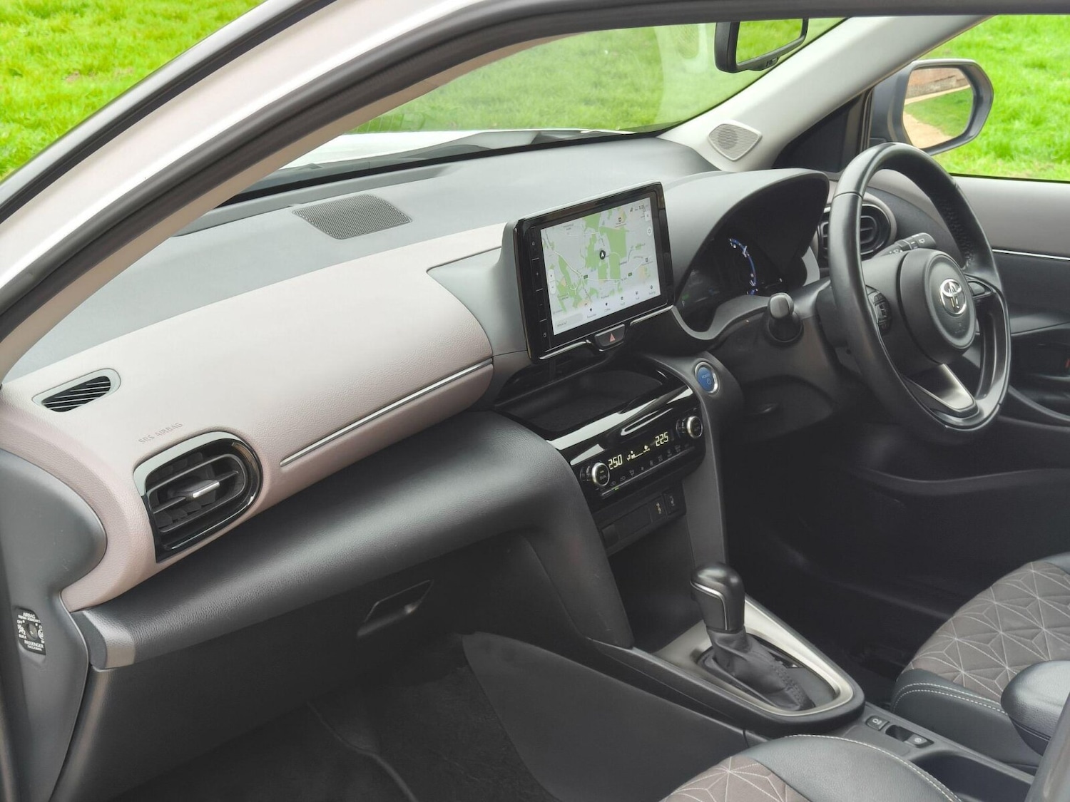 Used Toyota Yaris Cross 2022 for sale - 76674922: Photo 9