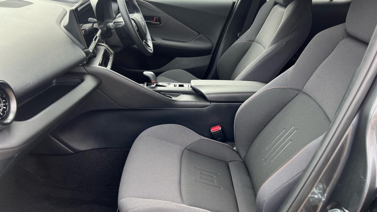 Used Toyota C-HR 2025 for sale - 77981309: Photo 12