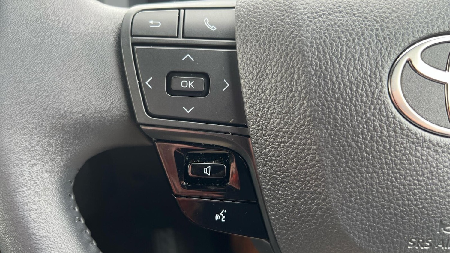 Used Toyota C-HR 2025 for sale - 77981309: Photo 22