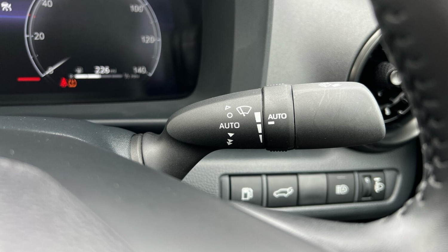 Used Toyota C-HR 2025 for sale - 77981309: Photo 25