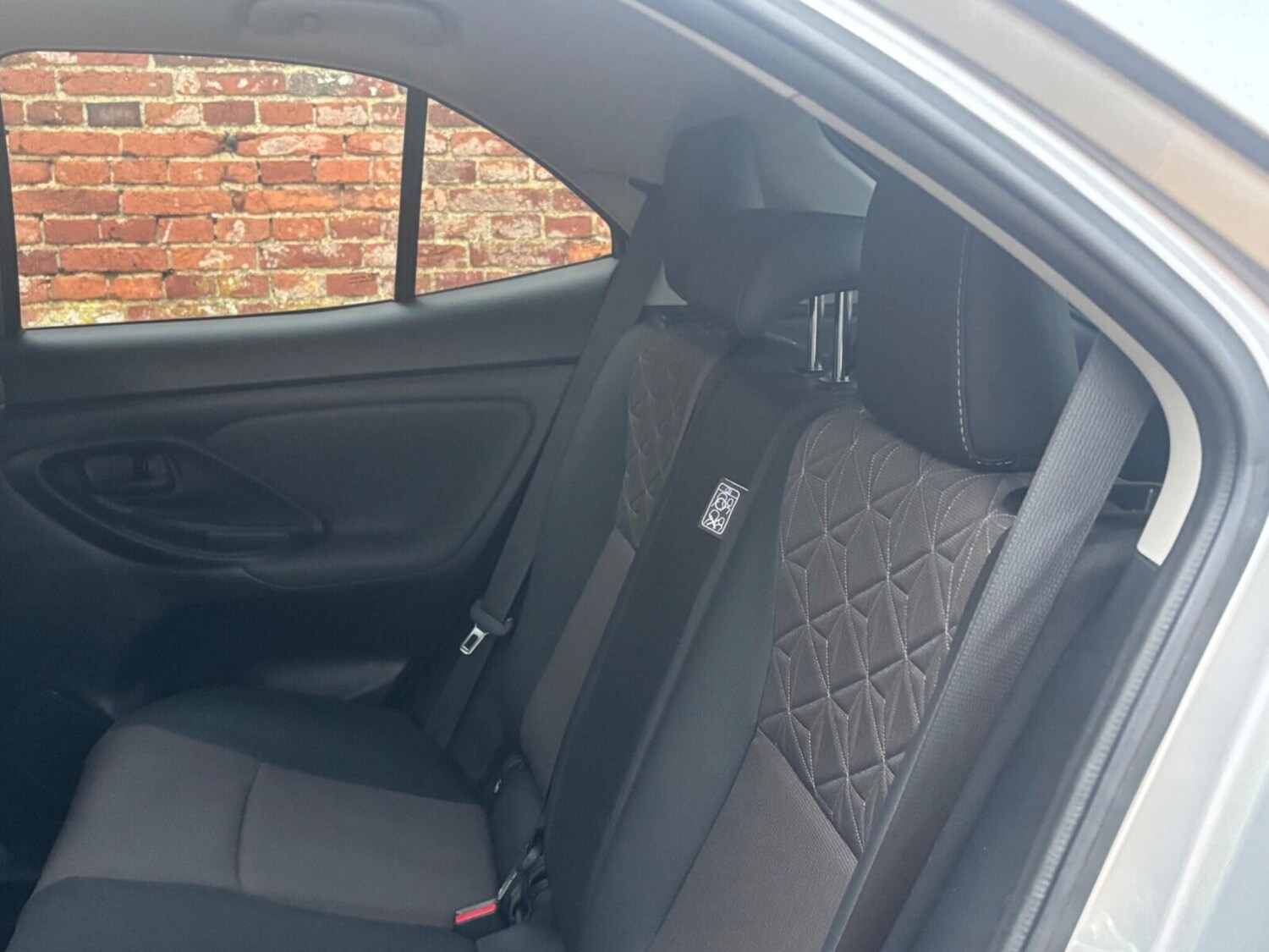 Used Toyota Yaris Cross 2022 for sale - 76673908: Photo 12